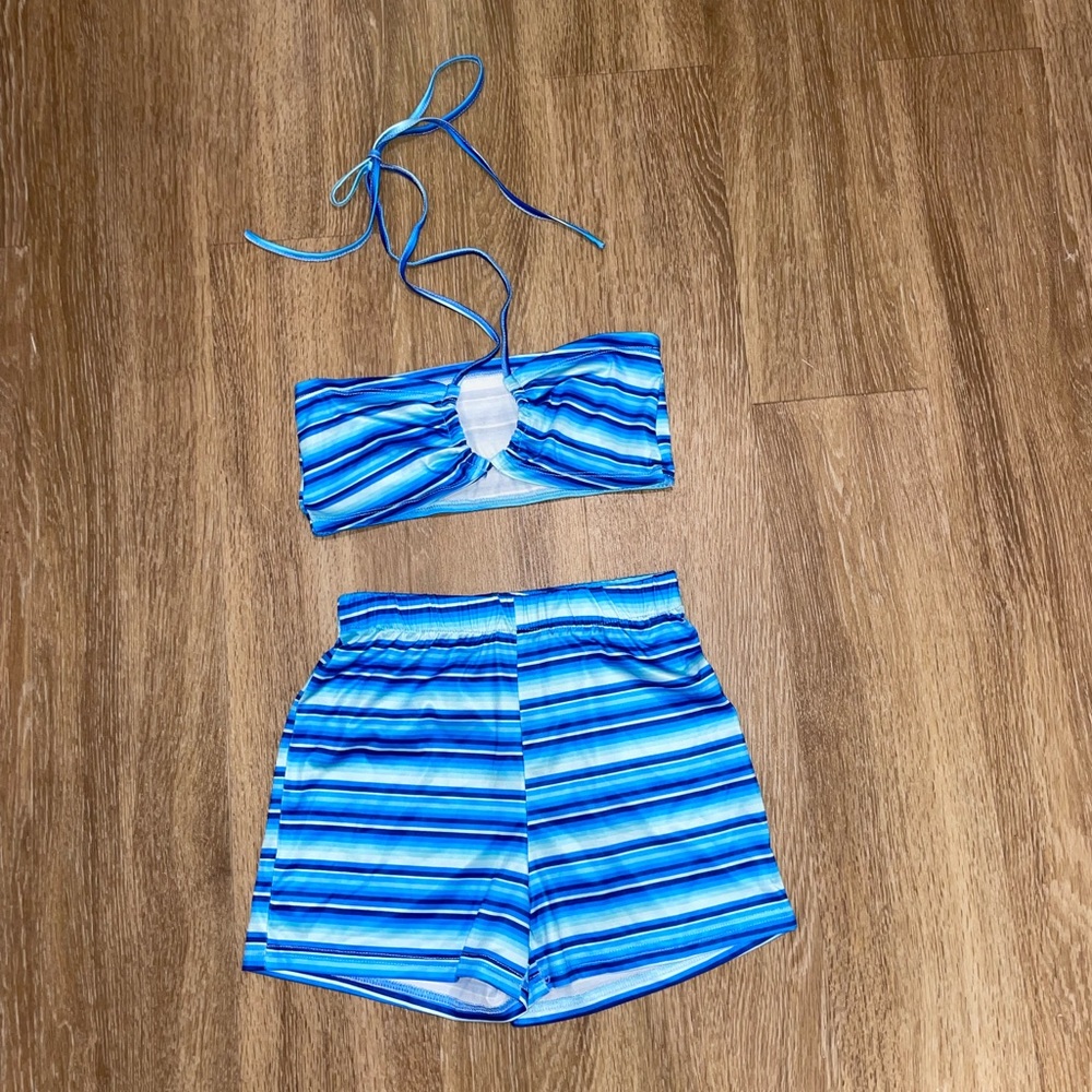 Two piece music festival/summer set in S. Monochromatic blue shades.